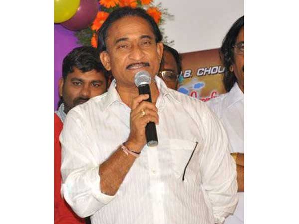 వాకాడపై వర్థమాన తారల ఆరోపణలు