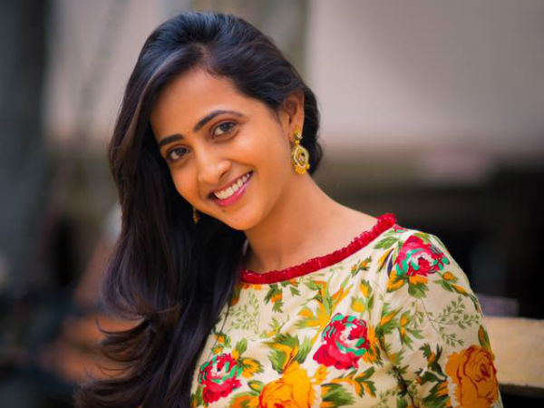 యాంకర్ లాస్య