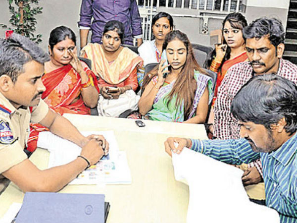  గతిలేని పరిస్థితుల్లో కిడ్నీ అమ్ముకున్నా