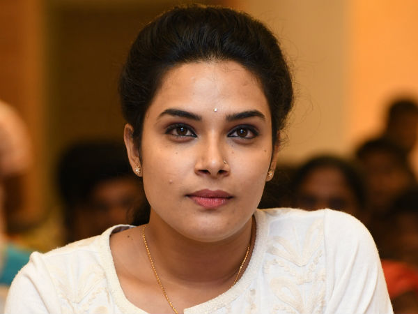 ‘సినిమా వాళ్లు' అంటూ నీచంగా...