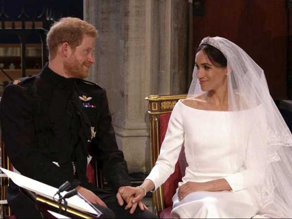 ప్రేమగా చూస్తున్న మేఘన్ మార్కెల్