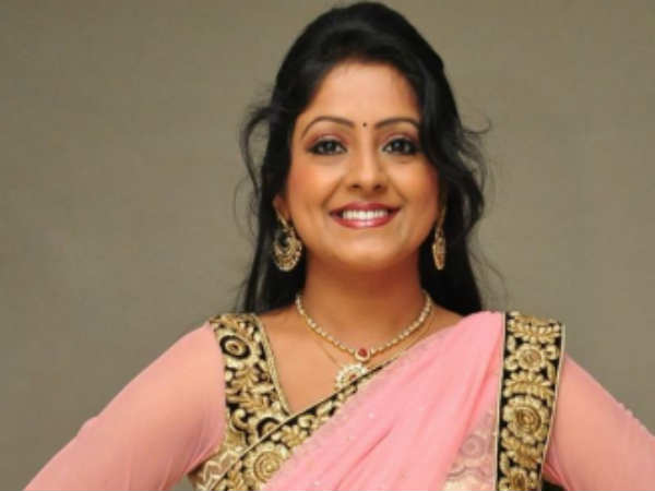  14 రీల్స్ బ్యానర్‌లో