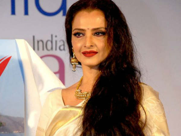  బాలీవుడ్ అందాల నటి తల్లే ఈమె