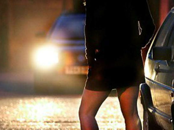 సెక్స్ రాకెట్ తో సంబంధం 