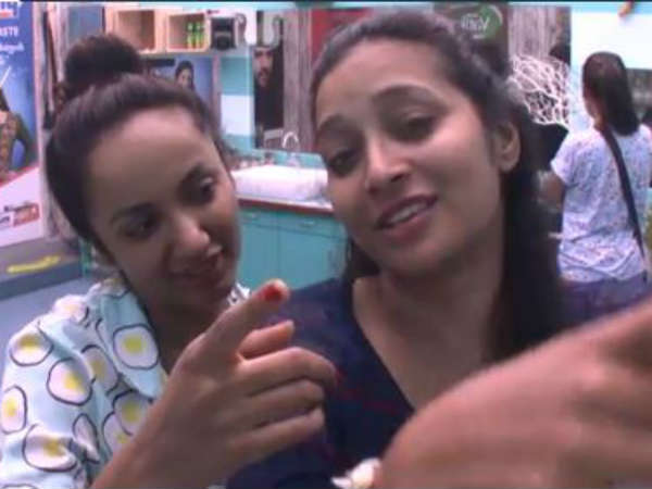 దీప్తి సునైన సేఫ్