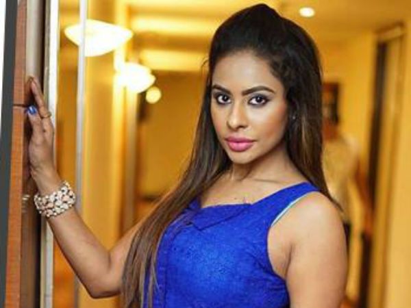 డబ్బు బాగా దండుకున్నారు 