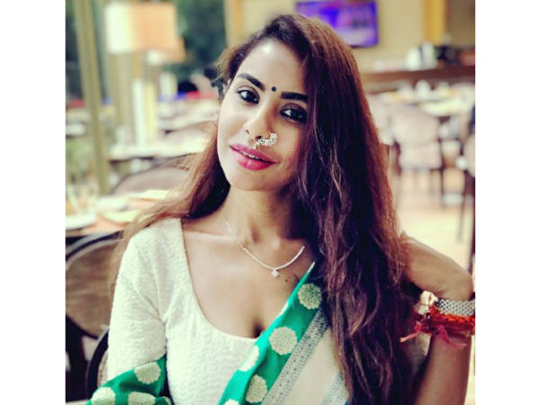 నా నోటికాడ కూడు లాగేశాడు