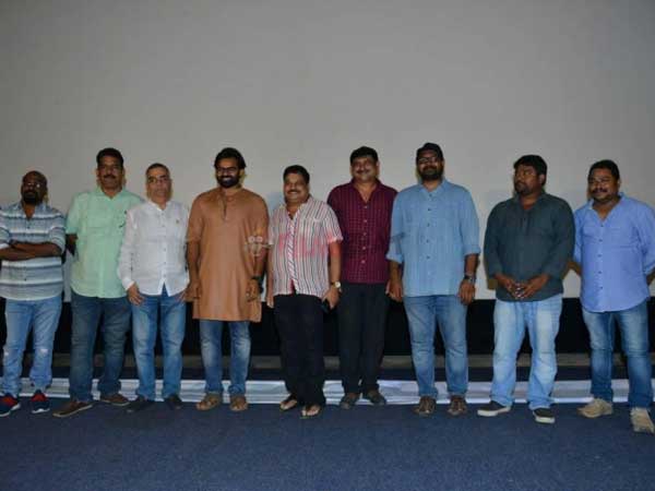 జర్నలిస్టుల సమక్షంలోనే