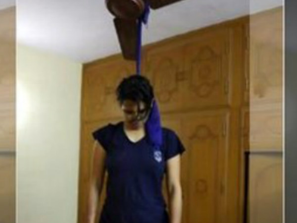 ఫ్యాన్‌కు ఉరి వేసుకొని