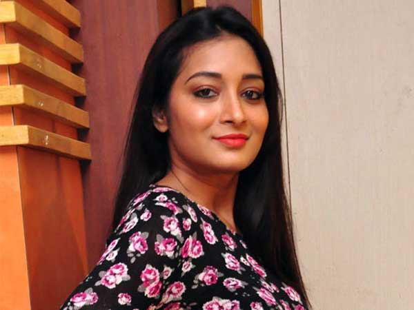 హీరోయిన్‌గా అవకాశాలు