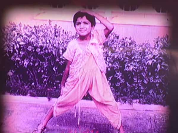  ప్రత్యేకమైన డ్రెస్సులో దీప్తి