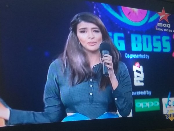 సామ్రాట్‌పై మంచు లక్ష్మీ ఫైర్