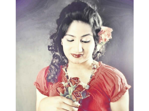 వివాదాలతో వార్తల్లో మహికా శర్మ