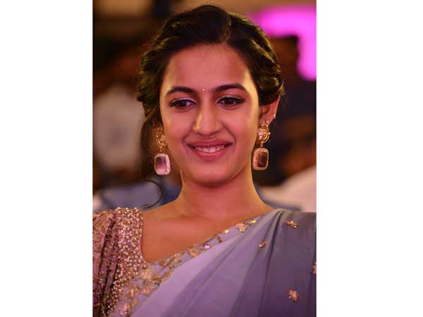 నిజంగా పెళ్లి ఫిక్స్ అయితే ఎవరూ పట్టించుకోరేమో?