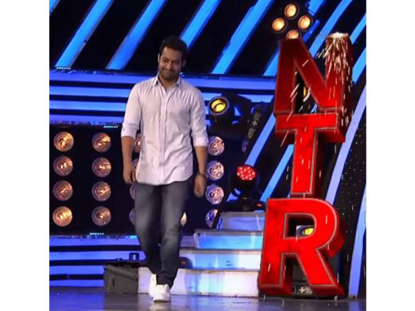 జడ్జీలు వీళ్ళే 