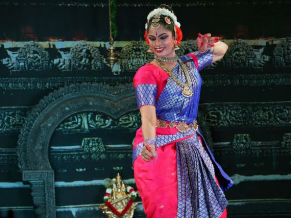 నాట్య ప్రదర్శన అద్భుతం