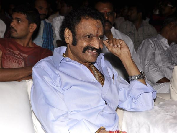 కామినేని ఆసుపత్రి వద్ద