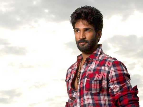 Aadhi Pinisetty in RX 100 Tamil remake
