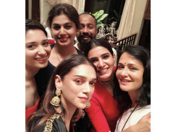 పార్టీ ఏర్పాటు చేసిన పింకీ రెడ్డి