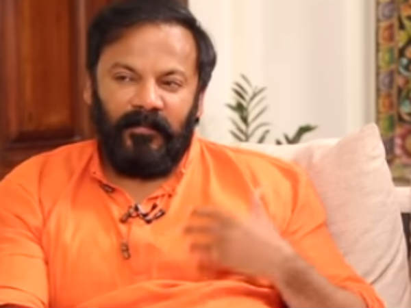 బ్యాగులు సర్దుకుని