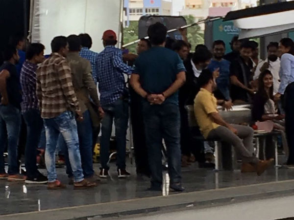 మెట్రో స్టేషన్‌లో