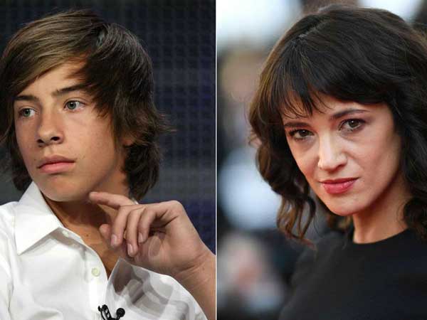 బెడ్ రూం ఫోటో లీక్