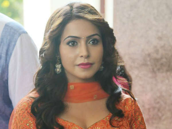 దీప్తి, నందిని