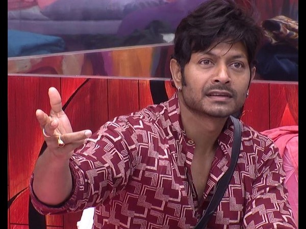 చెంపలపై కొడుతారా అని కౌశల్ ఆగ్రహం