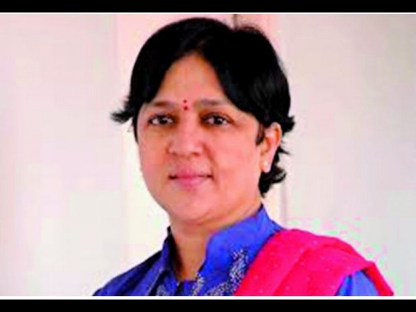 చంటిగాడు చిత్రంతో దర్శకురాలిగా 