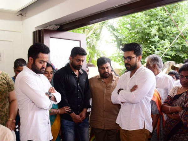 జోకులు వేసి నవ్వించేవారు