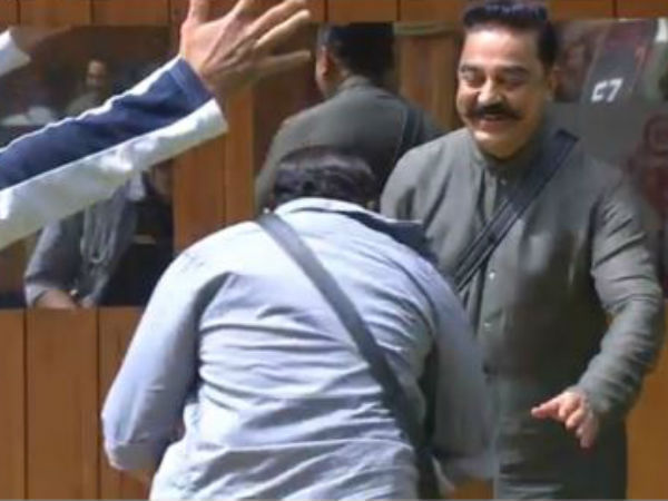 కాళ్లు మొక్కి కమల్ ఆశ్వీరాదం