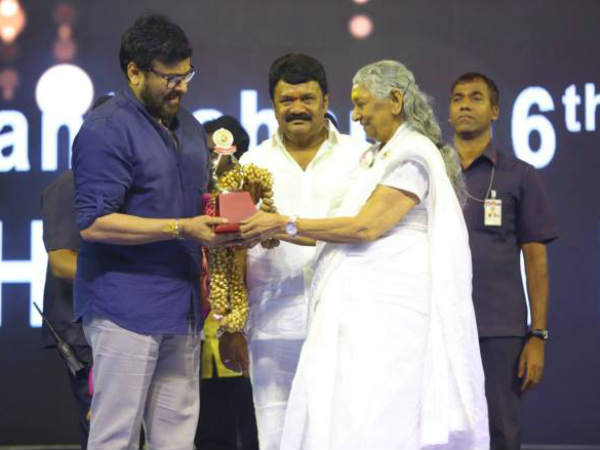 ఎస్ జానకి చేతుల మీదుగా