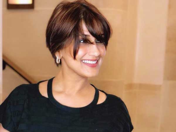 నా స్నేహితులతో సంతోషంగా ఉన్నాను