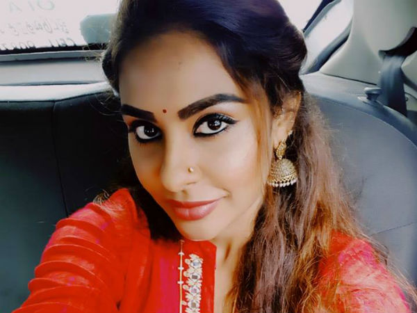 అందరి భాగోతాలు బయట పెడతారా?