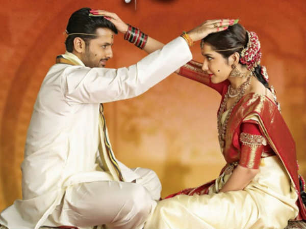 తెర వెనుక, తెర ముందు