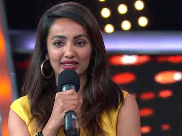  అర్ధాంతరంగా తేజస్వి అవుట్