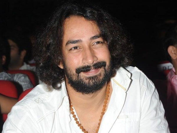  ఆడవాళ్లే వచ్చి