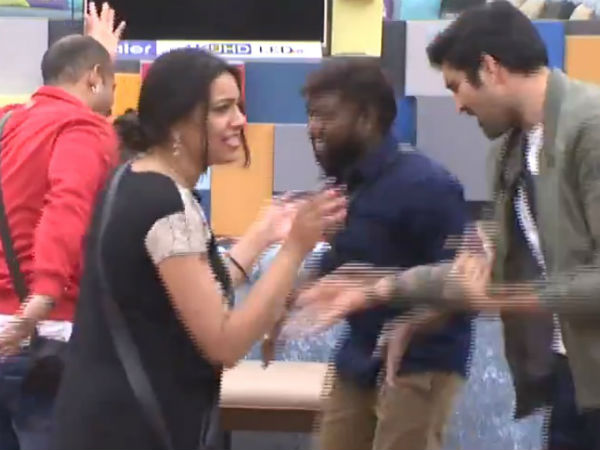  కక్కలేక మింగలేక పోతున్నారు 