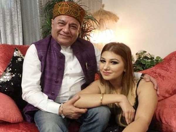 జస్లీన్ రిలేషన్పై తండ్రి ఆగ్రహం