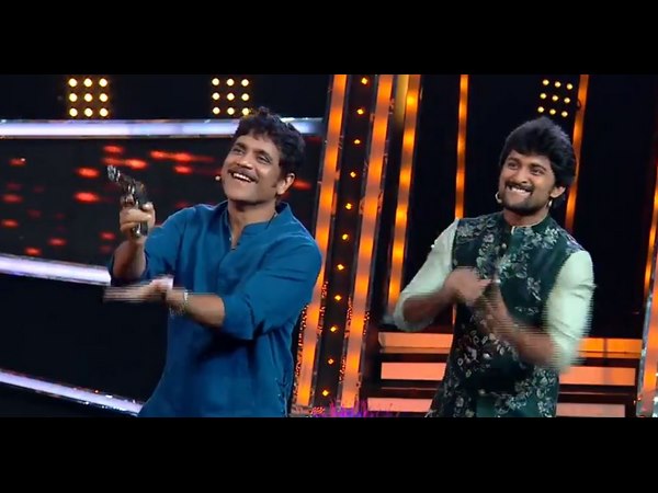 కౌశల్‌పైకి తుపాకీ ఎక్కుపెట్టి