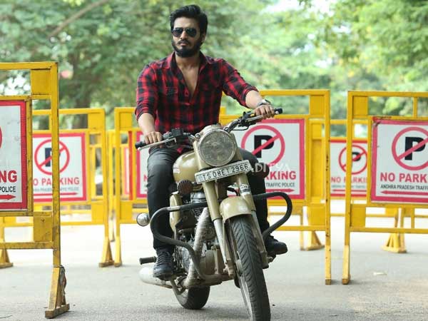 ర్యాగింగ్ చేస్తుంటే