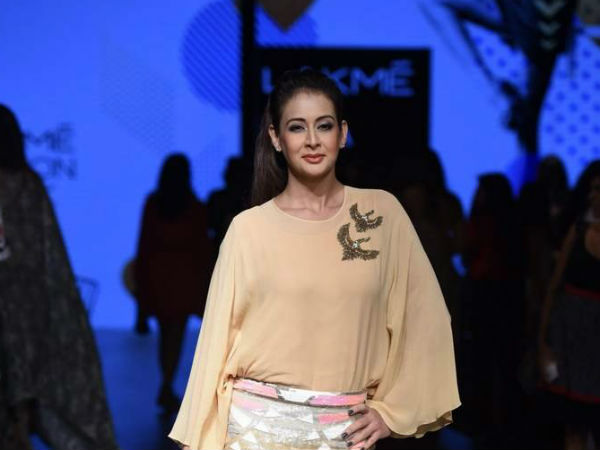 స్నేహితులతో 