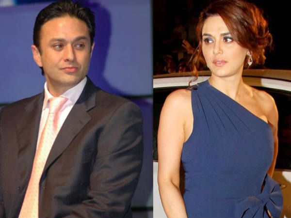 కేసు వెనక్కి తీసుకునేలా 