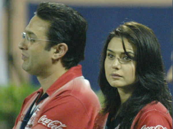 ఐపీఎల్ మ్యాచ్ జరుగుతుండగా 