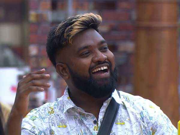 రోల్ రైడా నిష్క్రమణ.. ఫైనల్‌కు ఐదుగురు