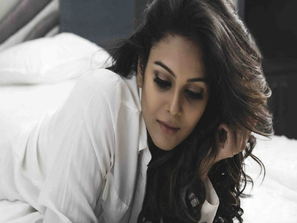 నాకు లిప్ కిస్ పెట్టడానికి 19 సార్లు ట్రై చేశాడు.. అంత సిగ్గు ఎందుకో!