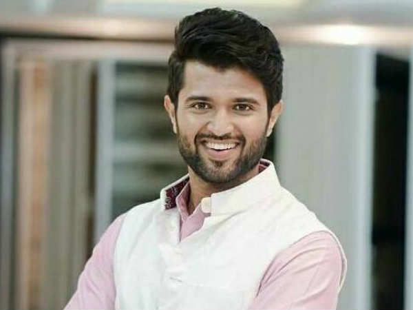 రొమాన్స్ చేయడానికి ఆమె కావాలి.. ఆ హీరోయిన్ తీసుకురమ్మని విజయ్ దేవరకొండ!