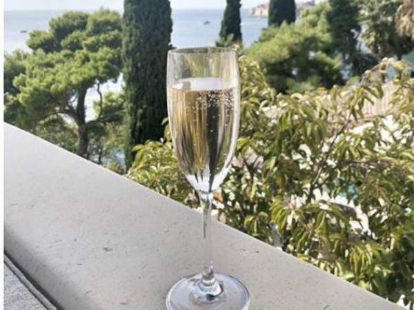 చిల్లింగ్ అంటూ...