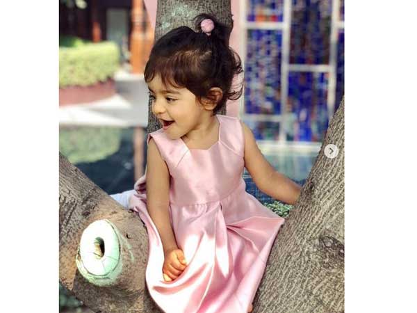  ఫోటోలతో అసిన్ సర్‌ప్రైజ్