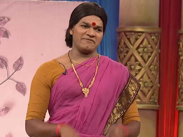 క్షమాపణలు చెప్పాలంటూ డిమాండ్